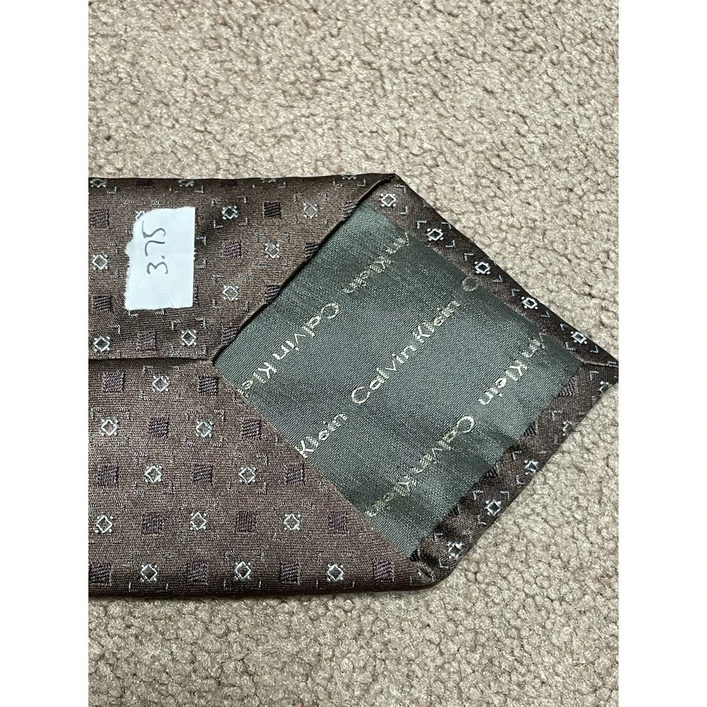 Calvin Klein Men's 100% Silk Necktie Designer Brown‎ Geometric Squares 3.75